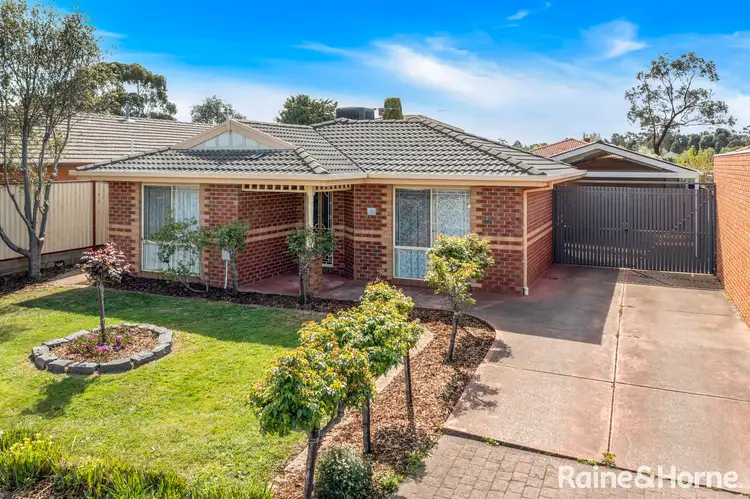 Main view of Homely house listing, 5 Parade Court, Sunbury VIC 3429
