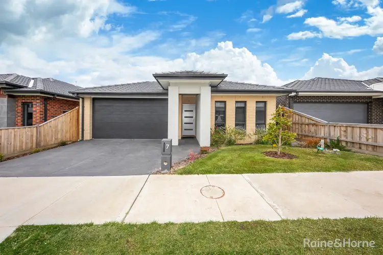 Second view of Homely house listing, 7 Ballet Crescent, Sunbury VIC 3429