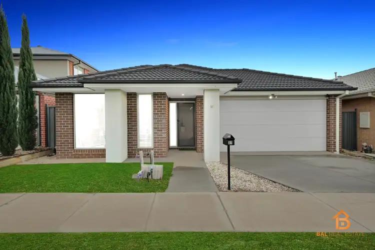 37 Runcorn Crescent, Strathtulloh VIC 3338