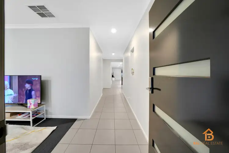 Second view of Homely house listing, 37 Runcorn Crescent, Strathtulloh VIC 3338