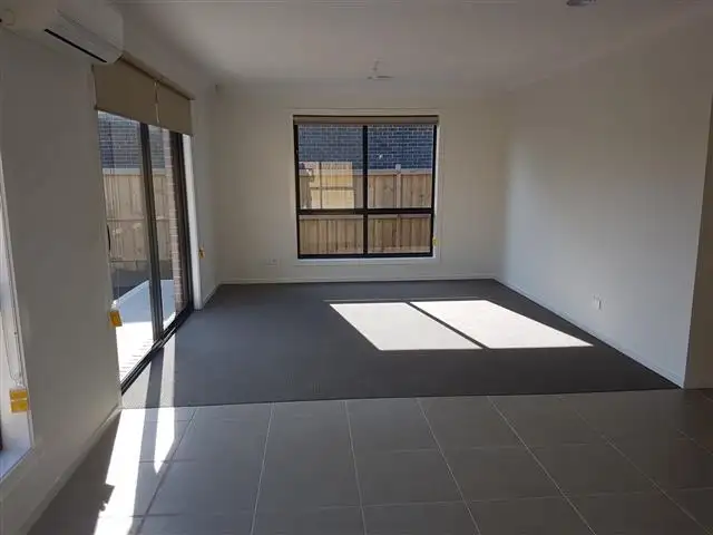 Third view of Homely house listing, 5 Eileens Way, Sunbury VIC 3429
