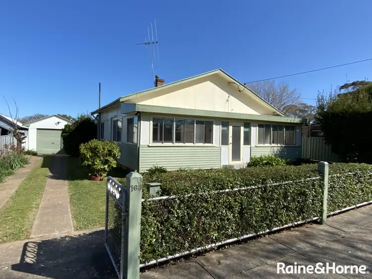 165 Clinton Street, Orange NSW 2800