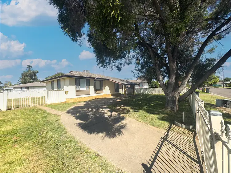 27 Sue Crescent