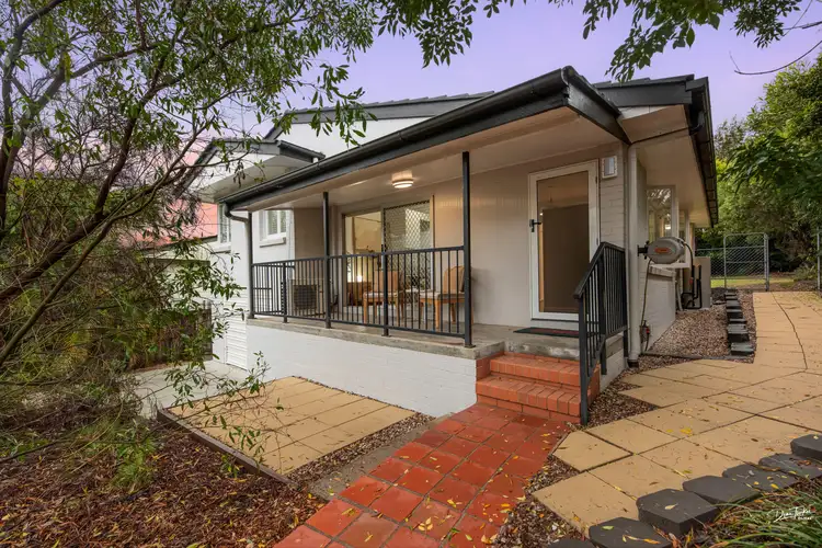 1 Guide Street, Jamboree Heights QLD 4074