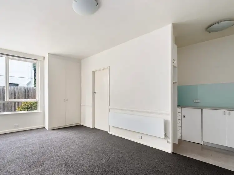 Third view of Homely apartment listing, 6/25 Hotham Street, East Melbourne VIC 3002