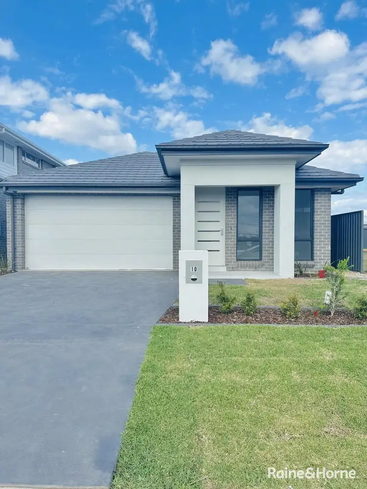 10 Cade way, Catherine Field NSW 2557
