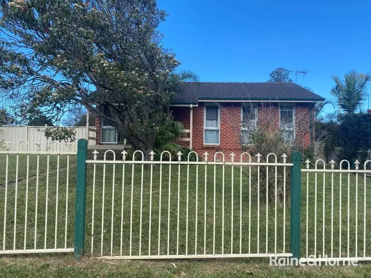 16 Queenborough Street