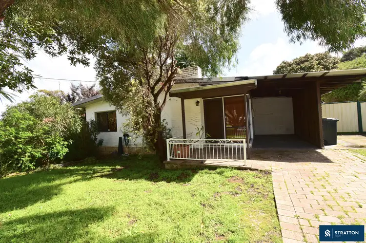 16 Steve Street, Kelmscott WA 6111
