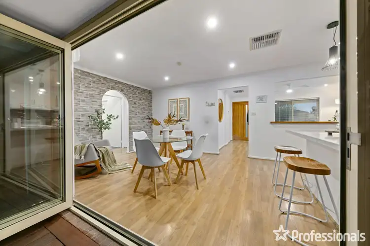 Fifth view of Homely house listing, 2 Strickland Crescent, Burnside VIC 3023