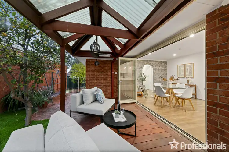 Sixth view of Homely house listing, 2 Strickland Crescent, Burnside VIC 3023