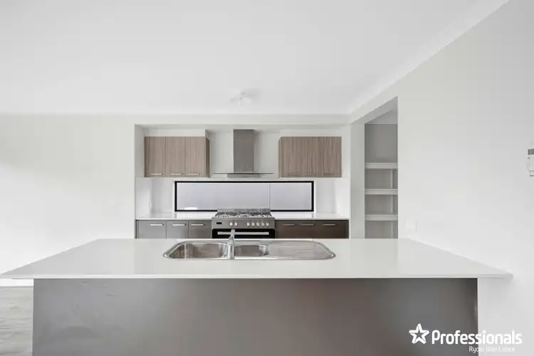 Third view of Homely house listing, 46 Wimbledon Boulevard, Strathtulloh VIC 3338