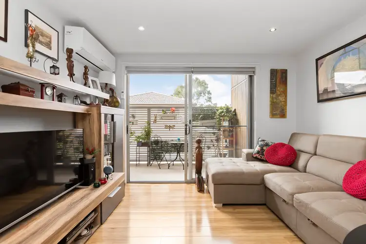 2/11 Song Street, Sunshine West VIC 3020