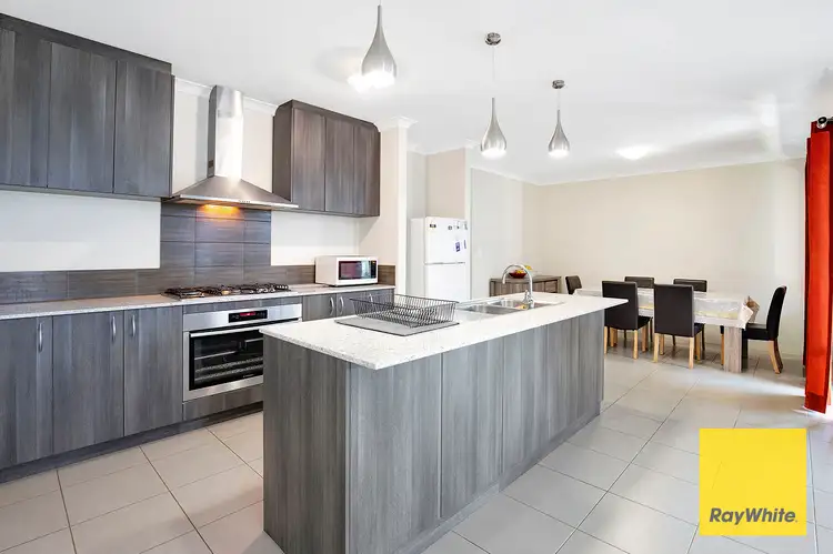 24 Macadamia Loop, Piara Waters WA 6112