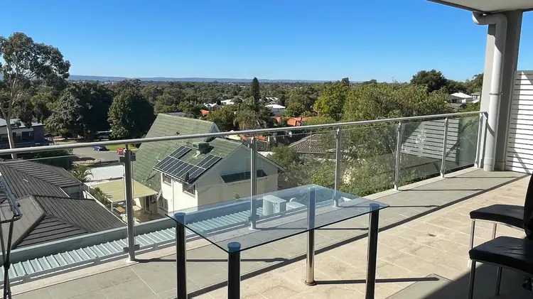 8/164 Riseley Street, Booragoon WA 6154