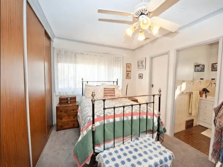 Fourth view of Homely unit listing, 1/943 Duffy Crescent, North Albury NSW 2640