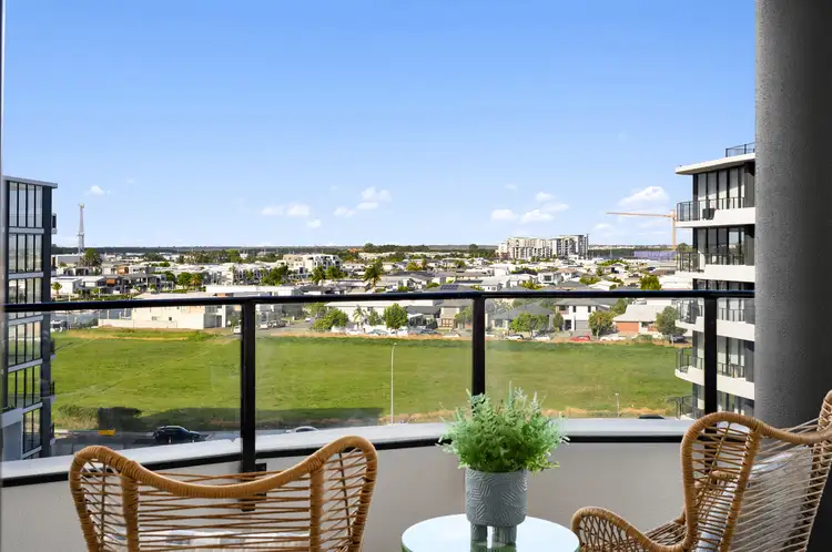 1706/10 Sickle Avenue, Hope Island QLD 4212