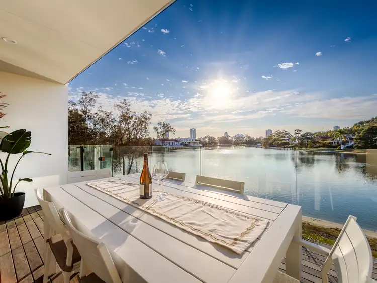 2/8-10 Sunbird Street, Burleigh Waters QLD 4220