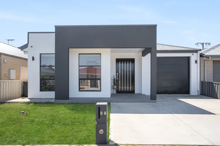 17 Emlyn Avenue, Salisbury SA 5108