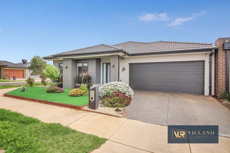 Main view of Homely house listing, 8 Polmont Avenue, Thornhill Park VIC 3335