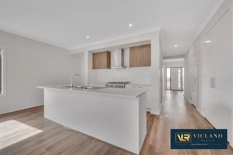 Fourth view of Homely house listing, 8 Polmont Avenue, Thornhill Park VIC 3335