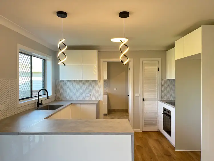 398 Lucinda Court, Lavington NSW 2641