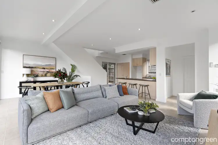 3/2 Bellairs Avenue, Seddon VIC 3011