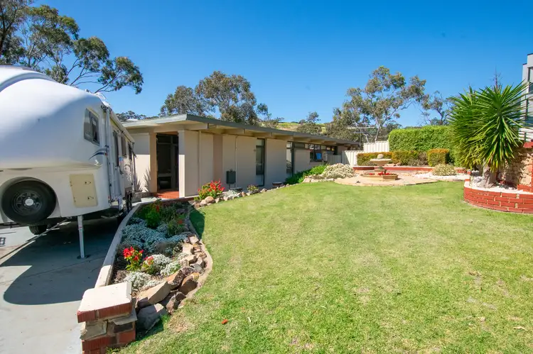 4 Yamba Crt