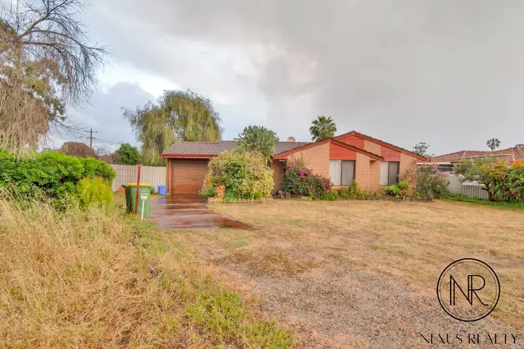 Second view of Homely house listing, 2 Heron Court, Camillo WA 6111