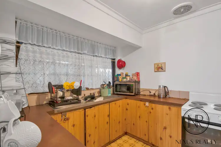 Fourth view of Homely house listing, 2 Heron Court, Camillo WA 6111