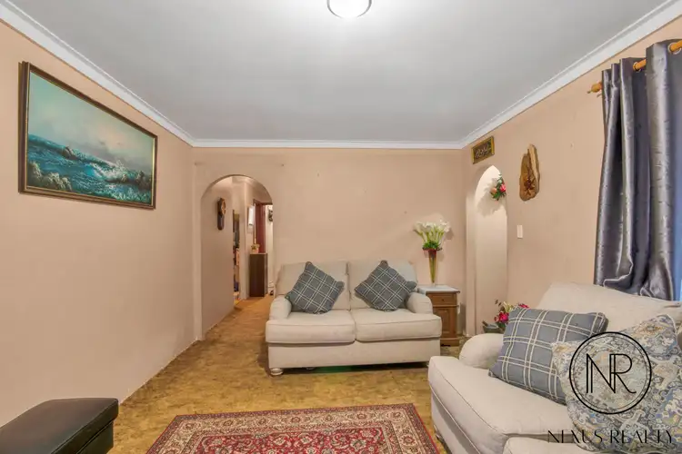 Sixth view of Homely house listing, 2 Heron Court, Camillo WA 6111