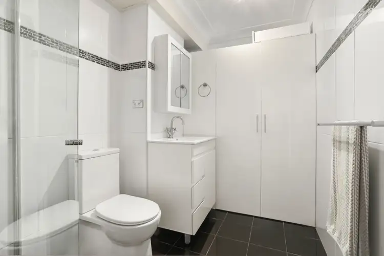 Fifth view of Homely apartment listing, 2/2 Murray Street, Lane Cove NSW 2066