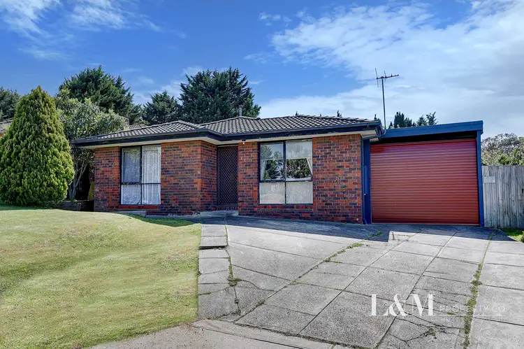 12 Pinus Place, Meadow Heights VIC 3048