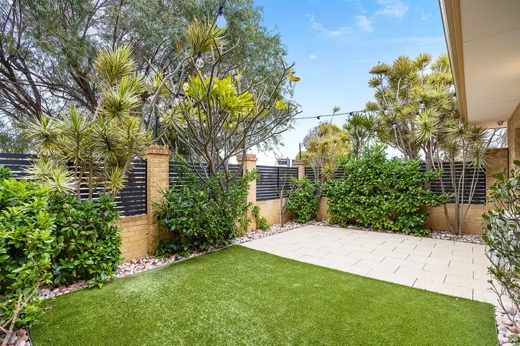 2/8 Fulford Street, Scarborough WA 6019
