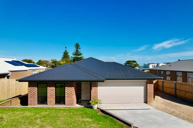 61 Lakeview Drive, Lakes Entrance VIC 3909