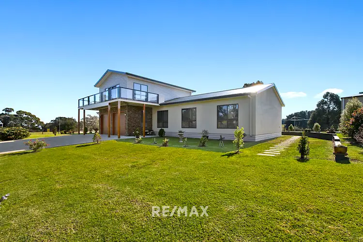 2 Matthew Avenue, Metung VIC 3904