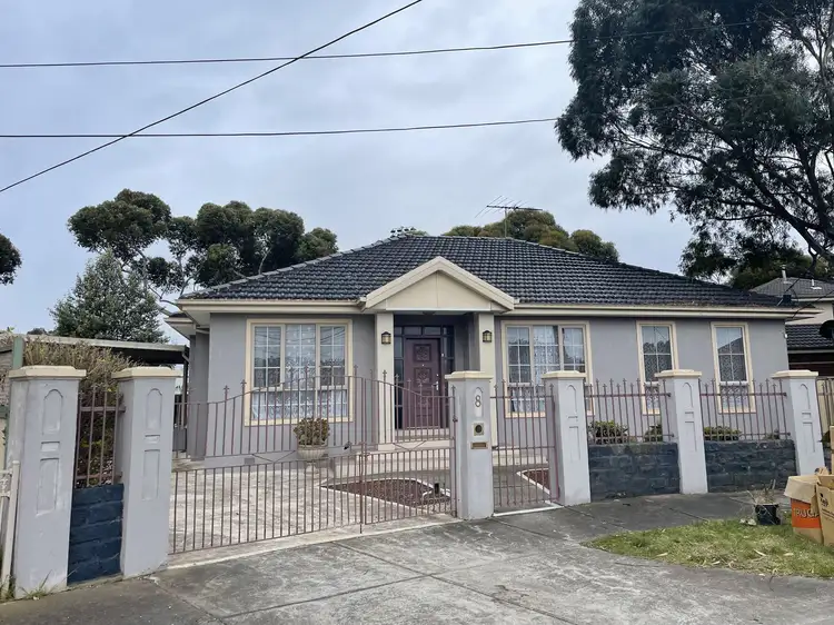 8 Oak Court, Braybrook VIC 3019