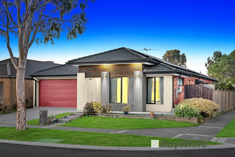 36 Mickleham Drive, Cranbourne North VIC 3977