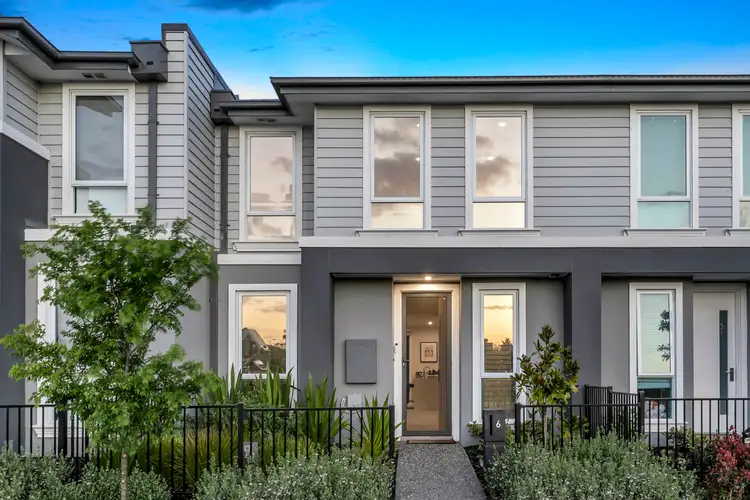 6 Watercolour Boulevard, Clyde North VIC 3978