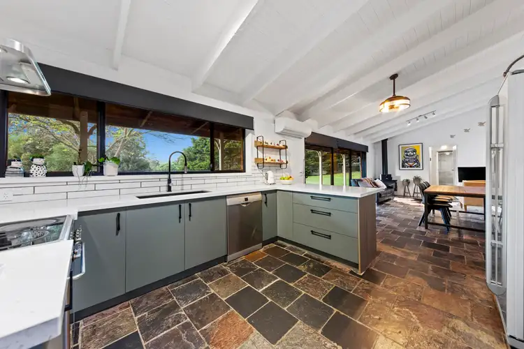 Fifth view of Homely house listing, 4 Bellbird Close, Pakenham VIC 3810