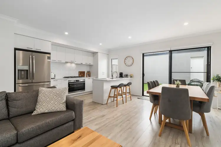 82 Picnic Avenue, Clyde North VIC 3978