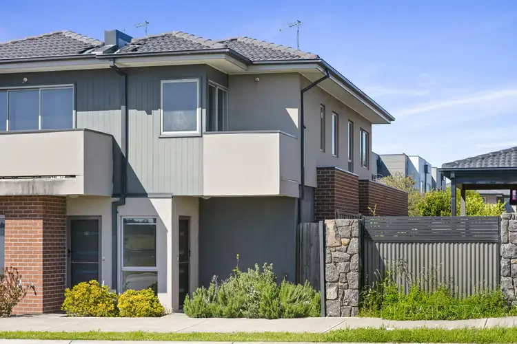 12/64 Escapade Boulevard, Craigieburn VIC 3064