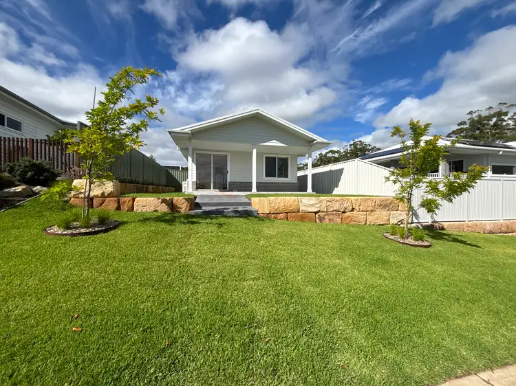 17 Amaroo Drive, Narrawallee NSW 2539
