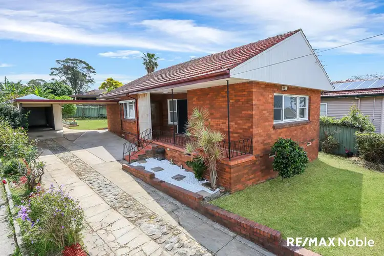 4 Comber Crescent, Pendle Hill NSW 2145