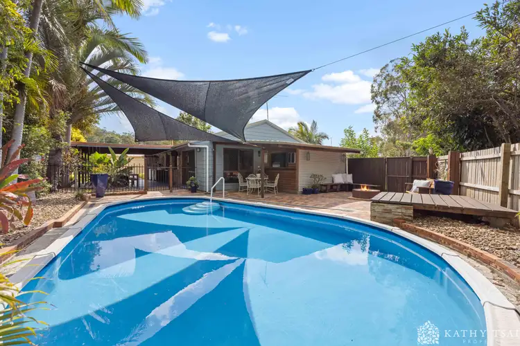 102 Main Street, Redland Bay QLD 4165
