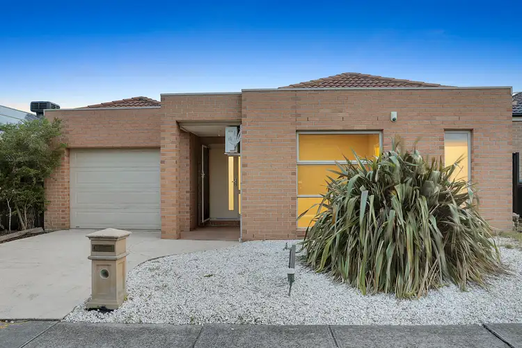 12 Cheltenham Close, Craigieburn VIC 3064