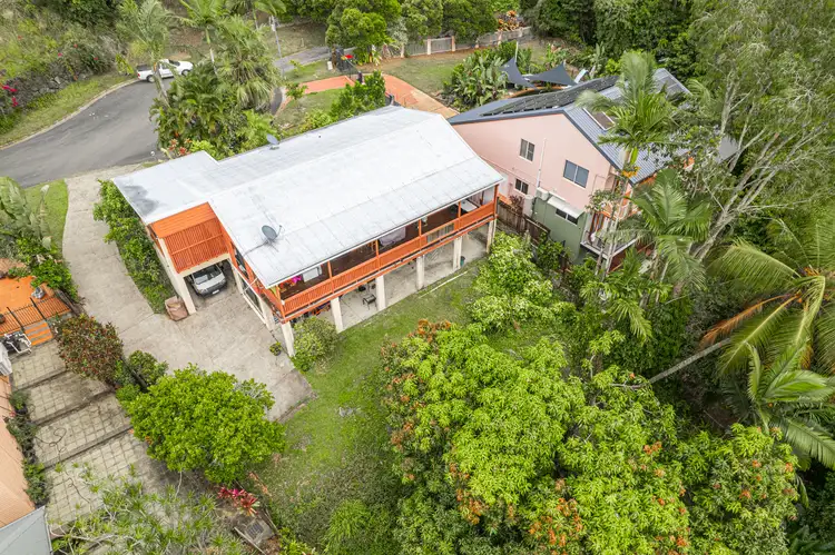 5 Julian Close, Mooroobool QLD 4870