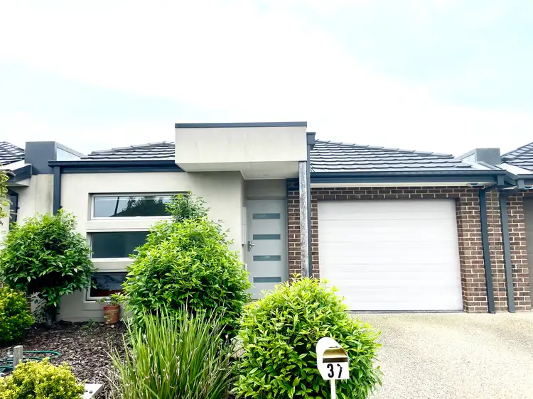 37 Highfield Drive, Mickleham VIC 3064
