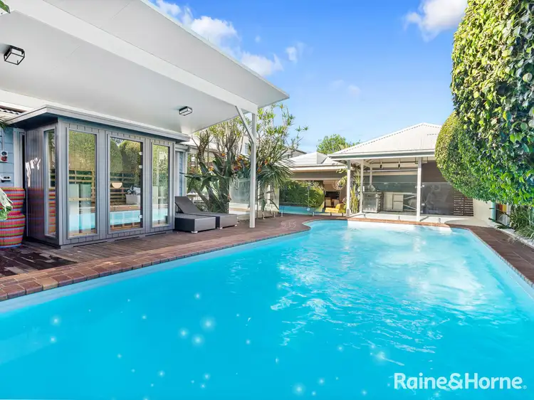 52 Albany Street, Point Frederick NSW 2250