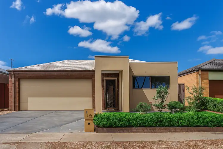 22 Royal Circuit, Point Cook VIC 3030