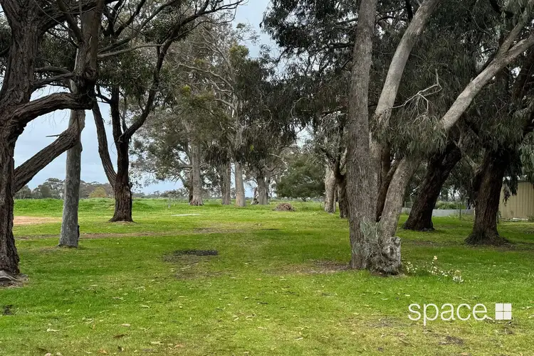 18 Memorial Drive, Cowaramup WA 6284